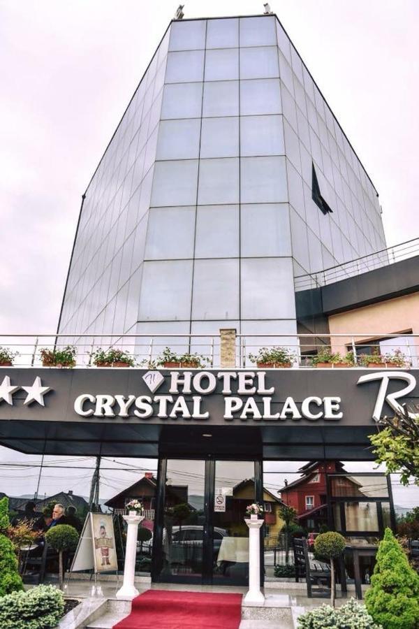 Hotel Crystal Palace Râmnicu Vâlcea Exteriör bild